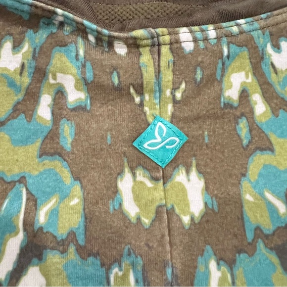 Prana Graphic Print shelf bra tank with strappy back size medium - Picture 5 of 8